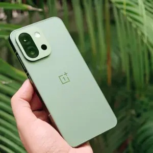 OnePlus 13s | Snapdragon® 8 Elite | Best Battery Life Ever on a Compact Phone